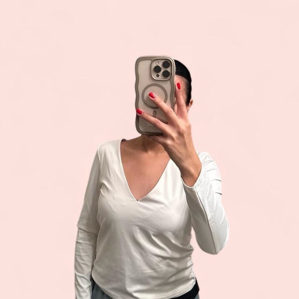 Old Navy Cream V-Neck Long Sleeve Top